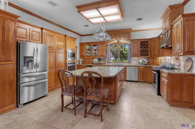 $1,175,000 | 18071 North Mission Hills Avenue, Baton Rouge, LA 70810