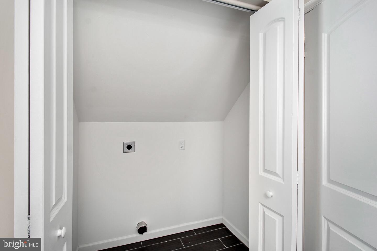 17 Queen Anne Road Levittown, PA 19057 - Photo 17 of 24 Gallery Image 17