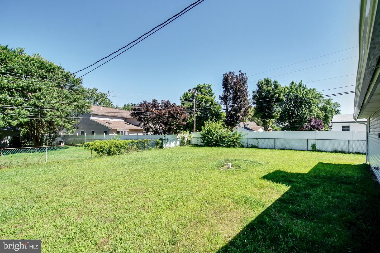 17 Queen Anne Road Levittown, PA 19057 - Photo 24 of 24 Gallery Image 24