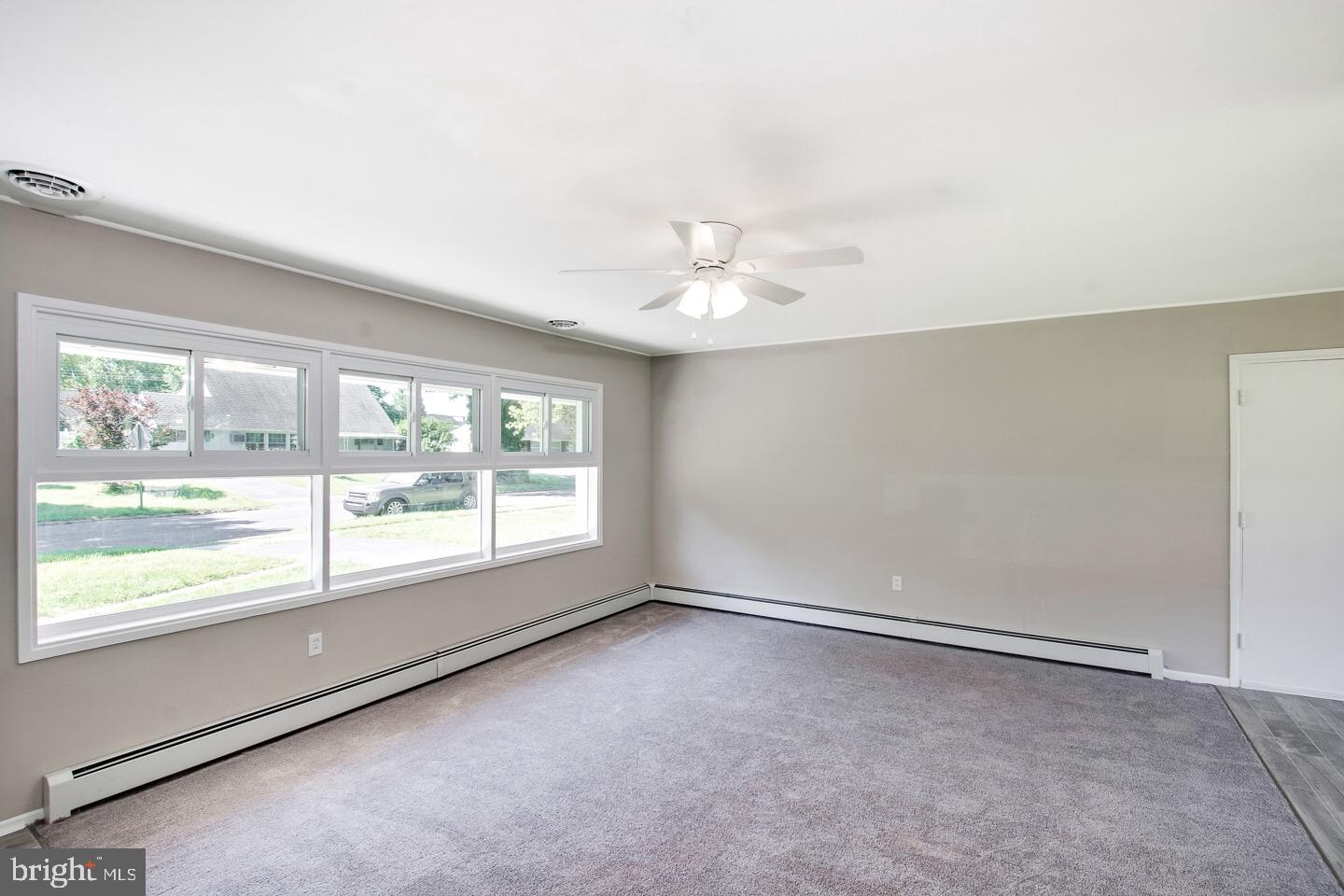 17 Queen Anne Road Levittown, PA 19057 - Photo 4 of 24 Gallery Image 4