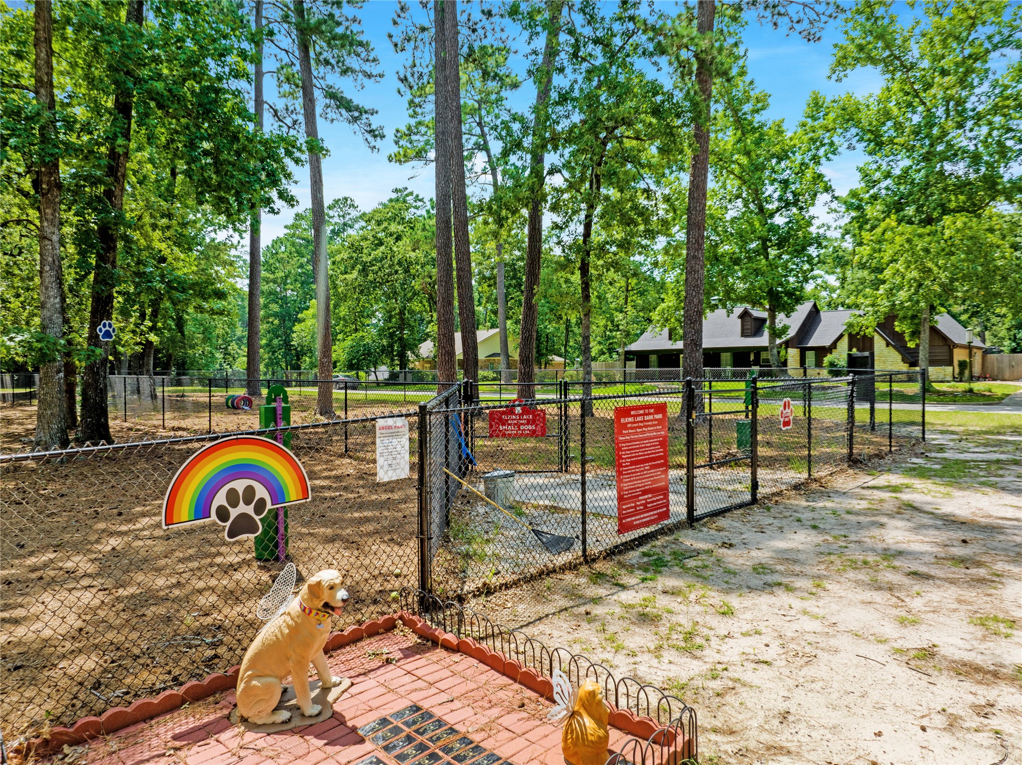 7 Hogan Lane Huntsville, TX 77340 - Photo 18 of 21 a view of outdoor space and garden