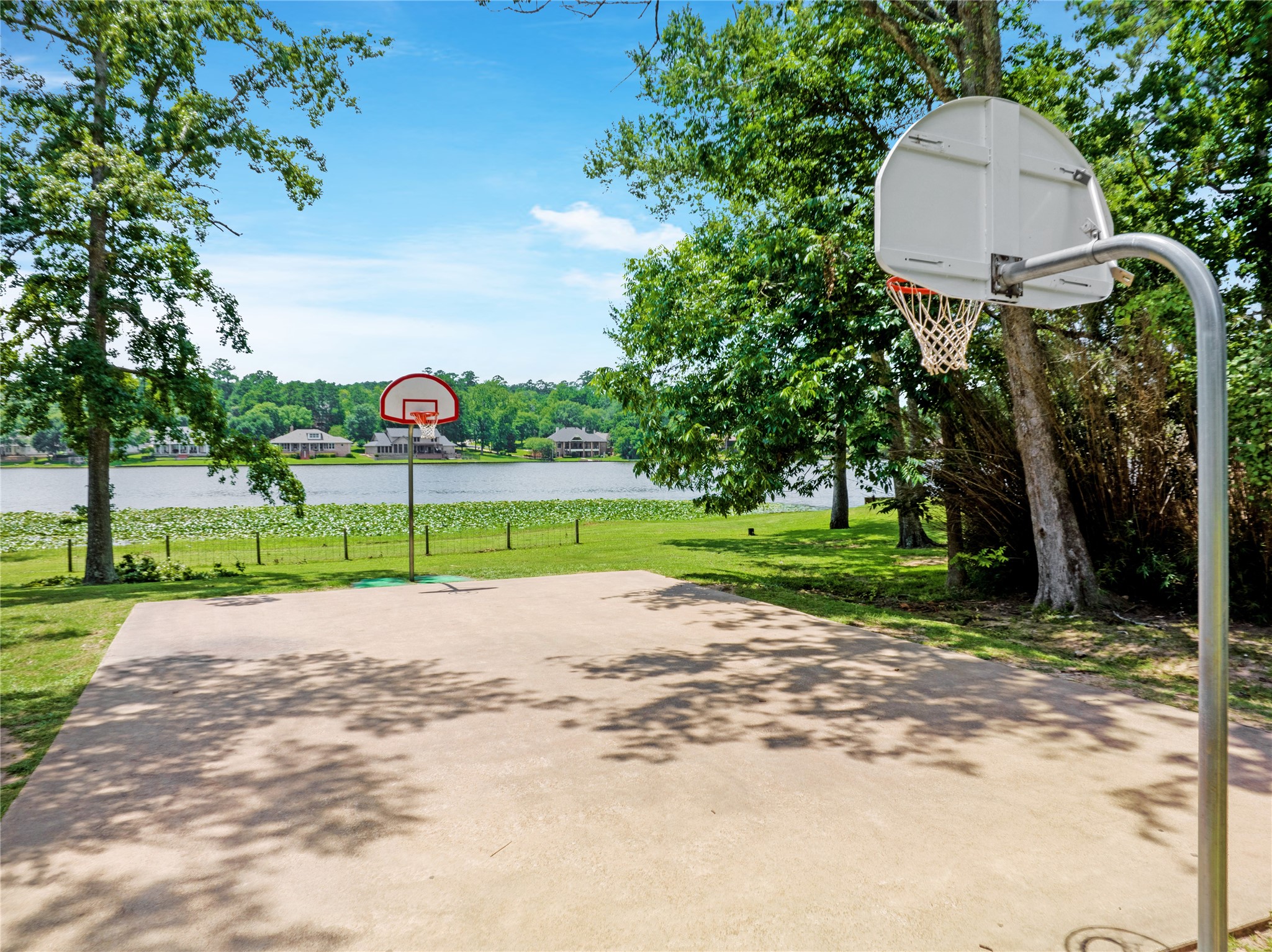 7 Hogan Lane Huntsville, TX 77340 - Photo 19 of 21 a view of a out door space area