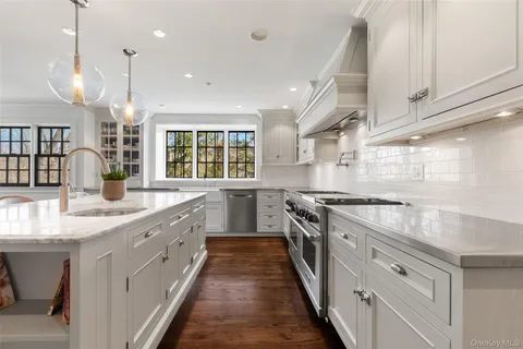 $3,799,000 | 9 Deer Creek Lane, Mount Kisco, NY 10549