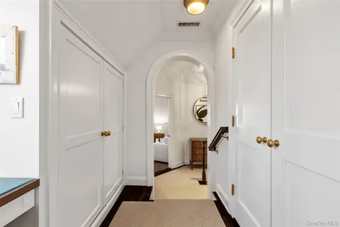 $3,799,000 | 9 Deer Creek Lane, Mount Kisco, NY 10549