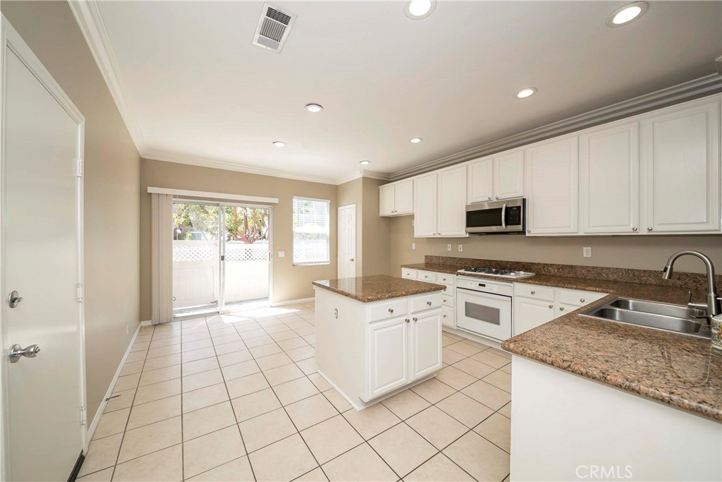 1285 Hopping Street Fullerton, CA 92833 - Photo 5 of 18