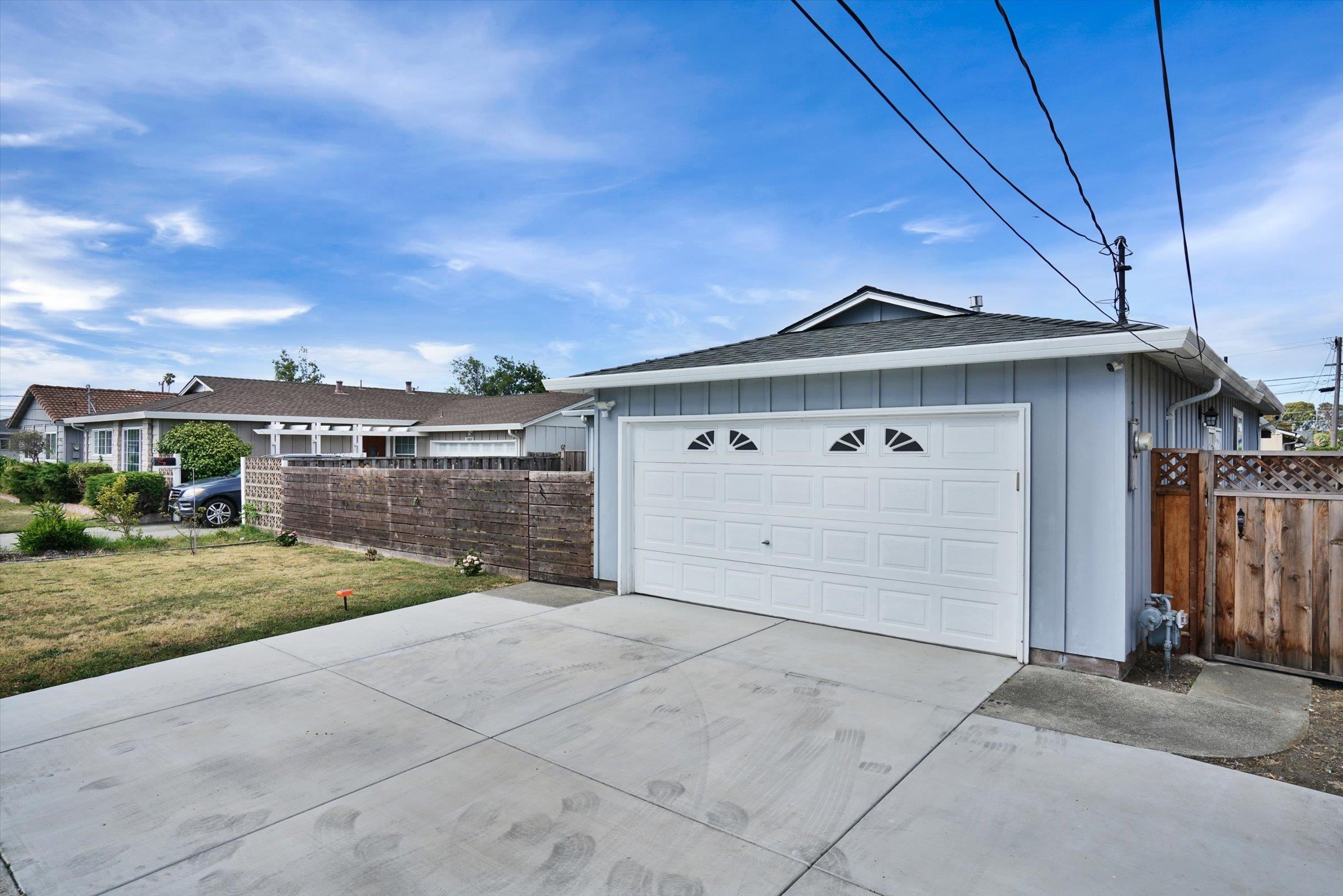 13921 Tahiti Road San Leandro, CA 94577 - Photo 3 of 41