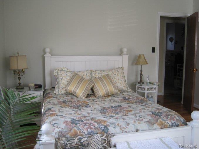 278 Lothrop Road Grosse Pointe, MI 48236 - Photo 5 of 20 1stFloorBed1a