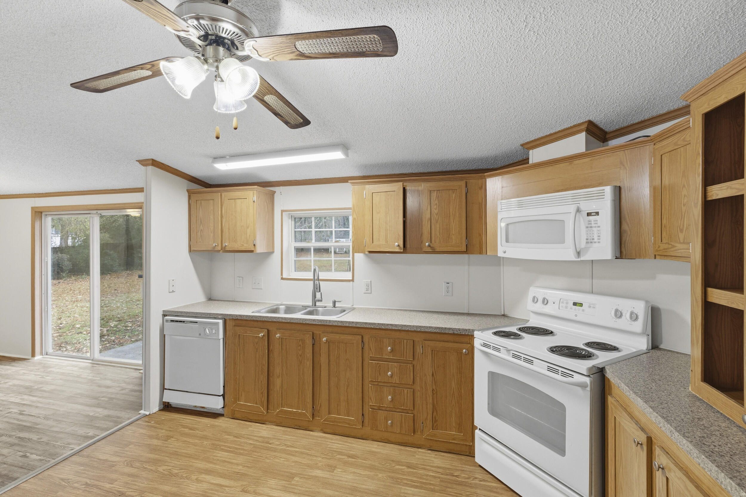 140 Combs Drive Aiken, SC 29801 - Photo 12 of 50 2025-12-04_140_combs_dr-srm-15