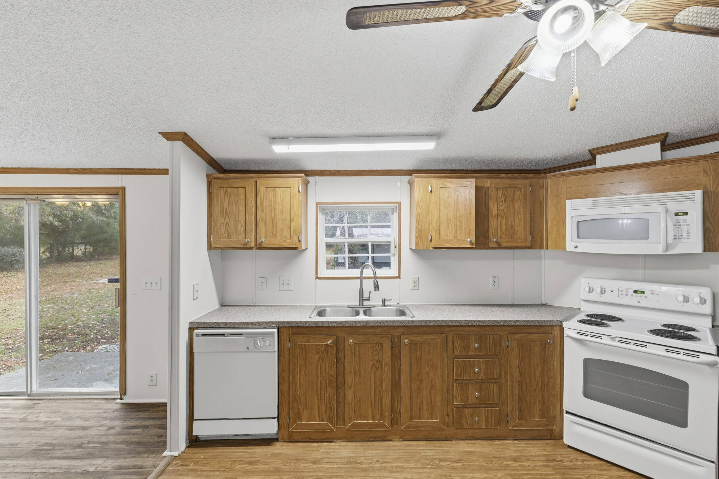 140 Combs Drive Aiken, SC 29801 - Photo 13 of 50 2025-12-04_140_combs_dr-srm-13