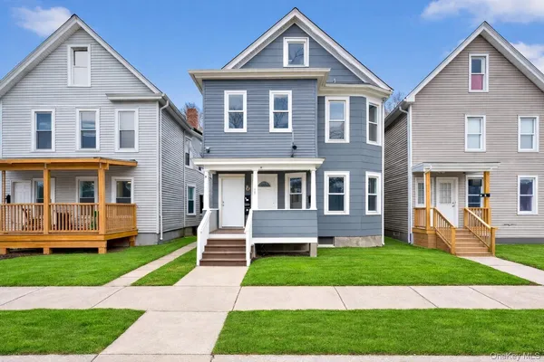$1,900 | 148 Winnikee Avenue, Unit 2, Poughkeepsie, NY 12601