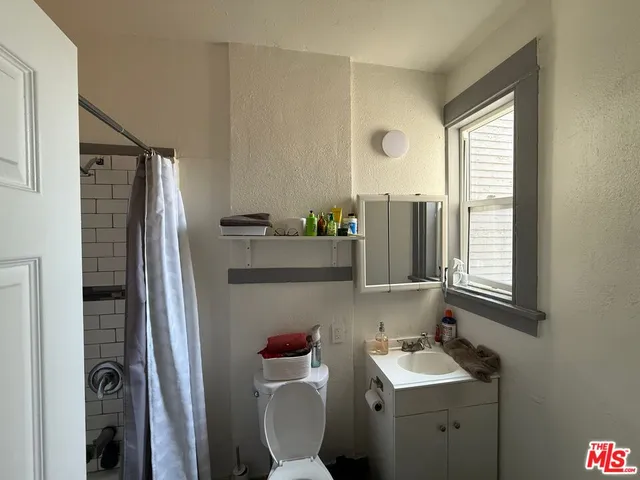 $2,295 | 316 North Bixel Street, Los Angeles, CA 90026