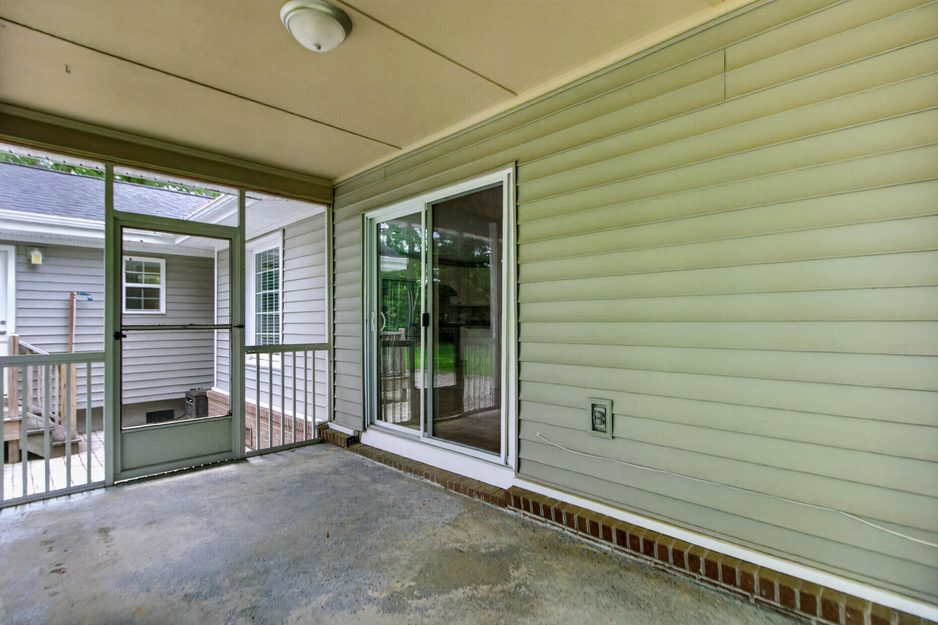 19 Milano Court Hanahan, SC 29410 - Photo 37 of 46
