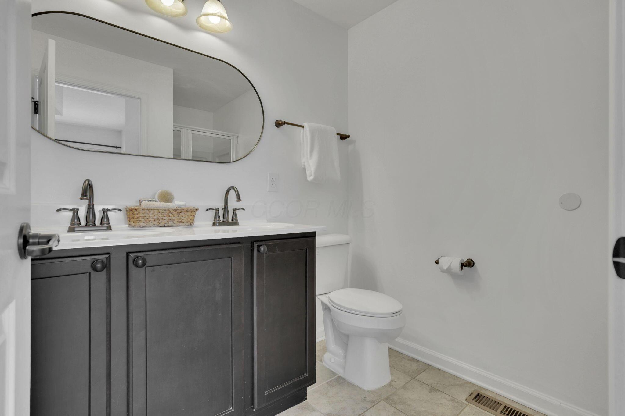 120 Gifford Road Columbus, OH 43235 - Photo 17 of 31 1st Owner En-Suite