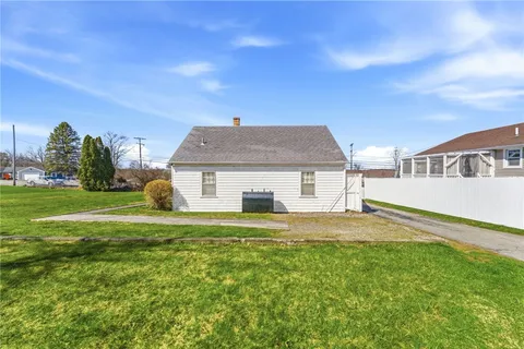 $399,900 | 528 Metacom Avenue, Bristol, RI 02809