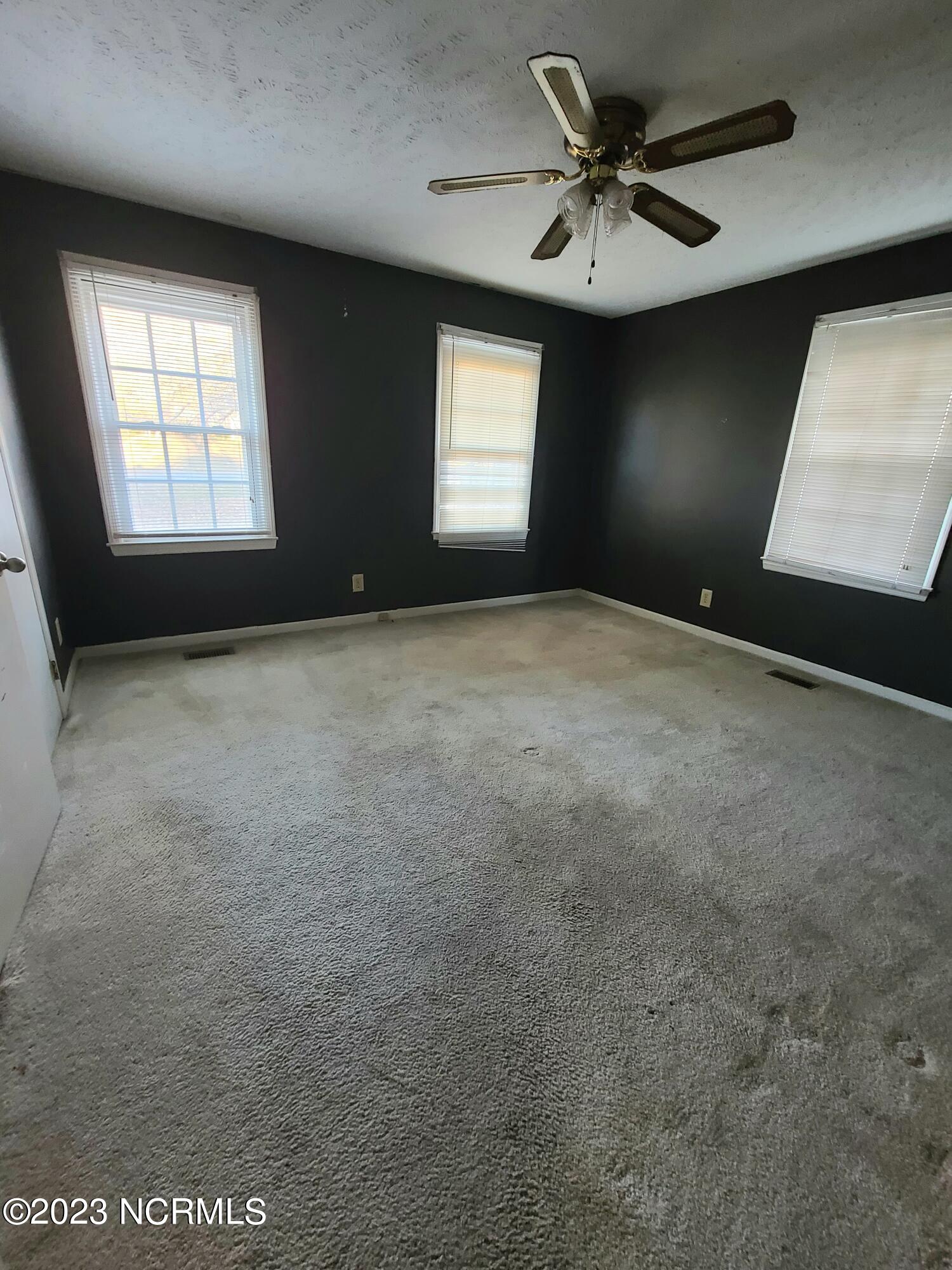 595 Happy Valley Road Elizabethtown, NC 28337 - Photo 11 of 14 20231211_161822