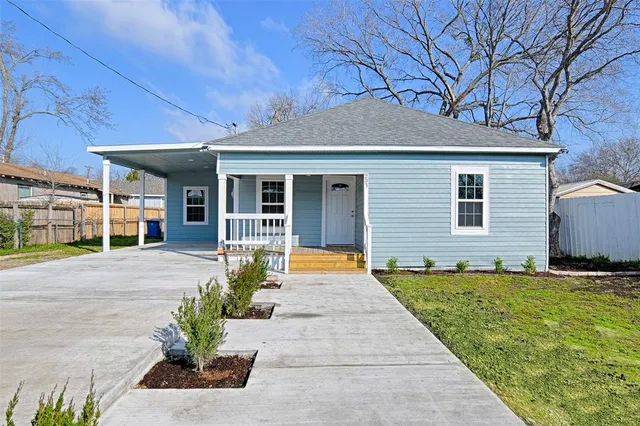 $255,000 | 203 East Ann Street, Kaufman, TX 75142