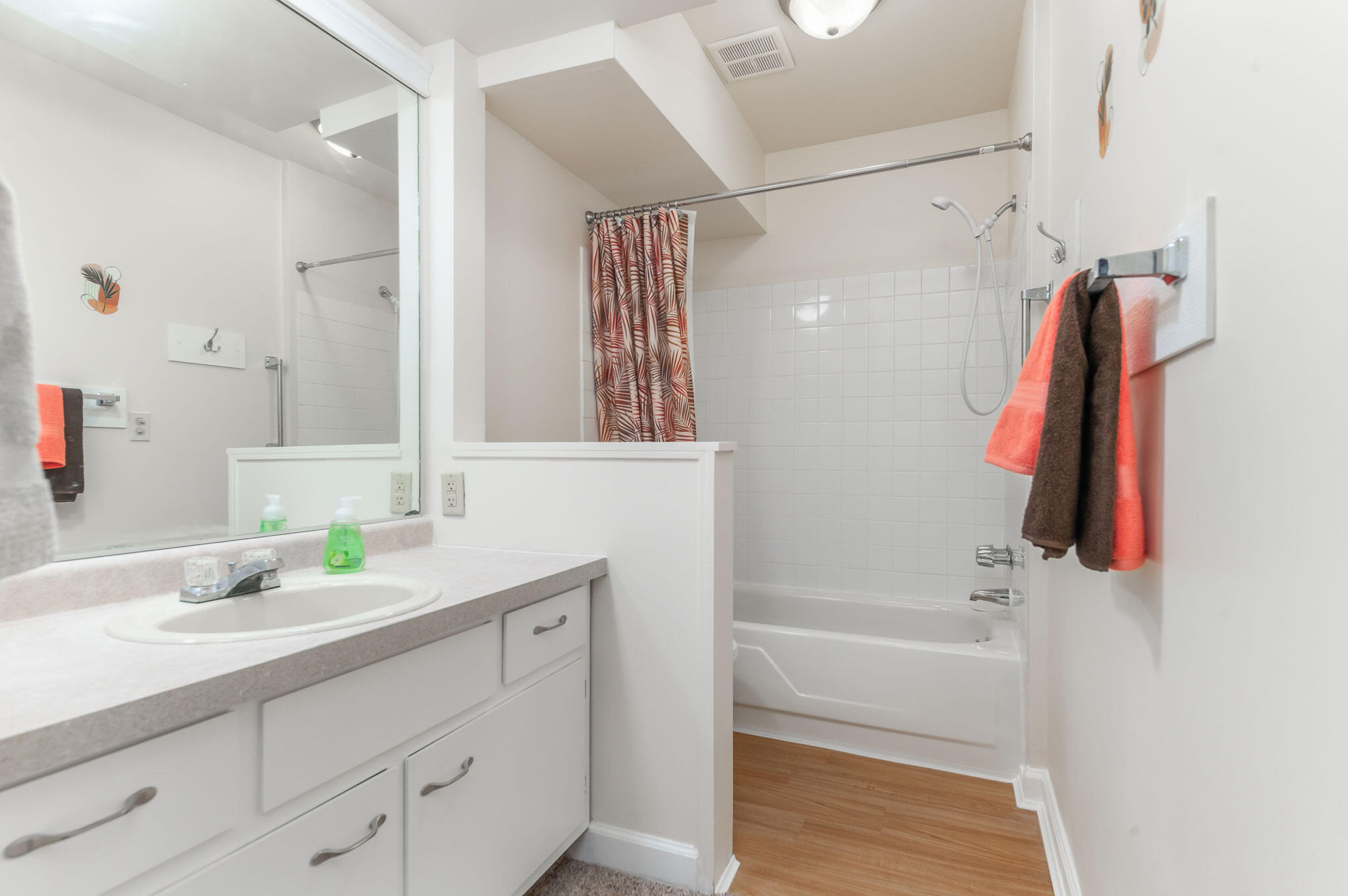 734 West Kilgore Road, Unit 106 Kalamazoo, MI 49008 - Photo 15 of 20 Converted_128