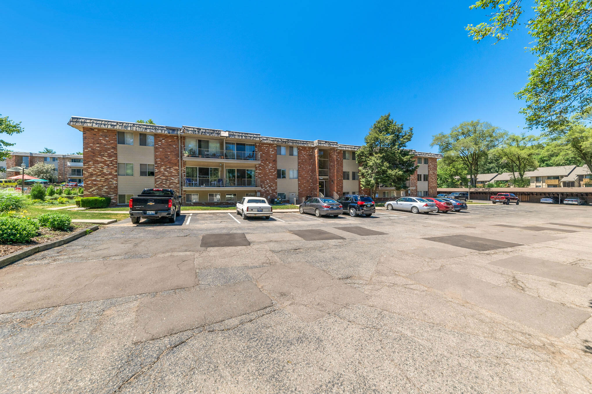 734 West Kilgore Road, Unit 106 Kalamazoo, MI 49008 - Photo 19 of 20 Converted_138