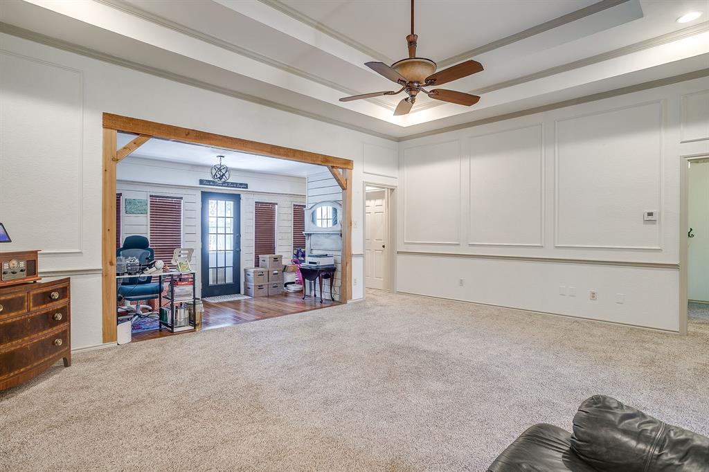 412 Inland Circle Azle, TX 76020 - Photo 4 of 20 Gallery Image 4