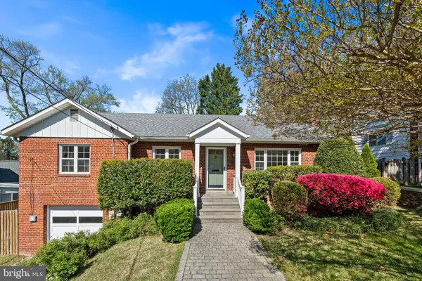 $4,800 | 2718 South June Street, Arlington, VA 22202