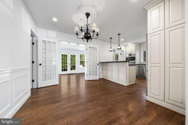 $4,800 | 2718 South June Street, Arlington, VA 22202