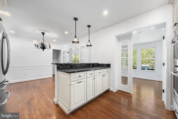 $4,800 | 2718 South June Street, Arlington, VA 22202