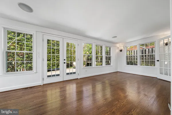 $4,800 | 2718 South June Street, Arlington, VA 22202