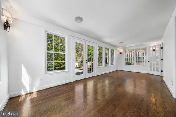 $4,800 | 2718 South June Street, Arlington, VA 22202