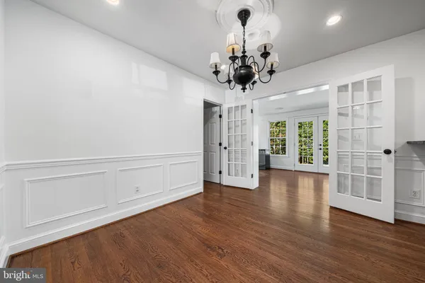 $4,800 | 2718 South June Street, Arlington, VA 22202