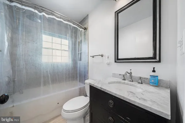 $4,800 | 2718 South June Street, Arlington, VA 22202