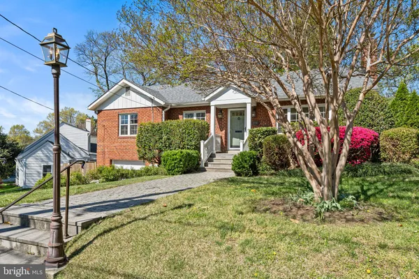 $4,800 | 2718 South June Street, Arlington, VA 22202