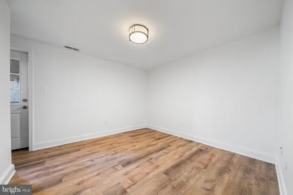 $4,800 | 2718 South June Street, Arlington, VA 22202