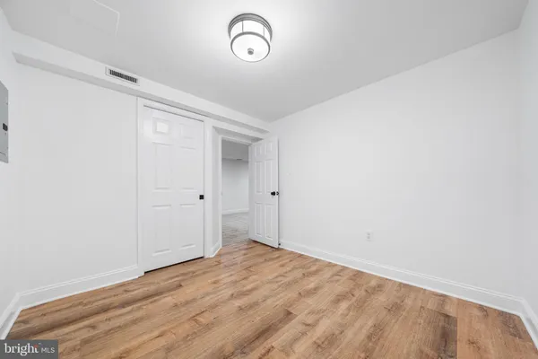 $4,800 | 2718 South June Street, Arlington, VA 22202