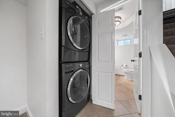 $4,800 | 2718 South June Street, Arlington, VA 22202