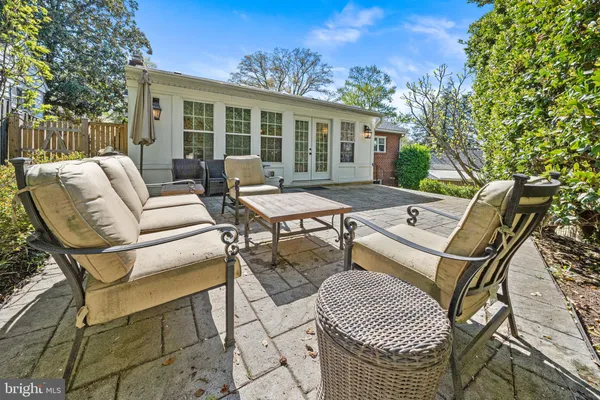 $4,800 | 2718 South June Street, Arlington, VA 22202