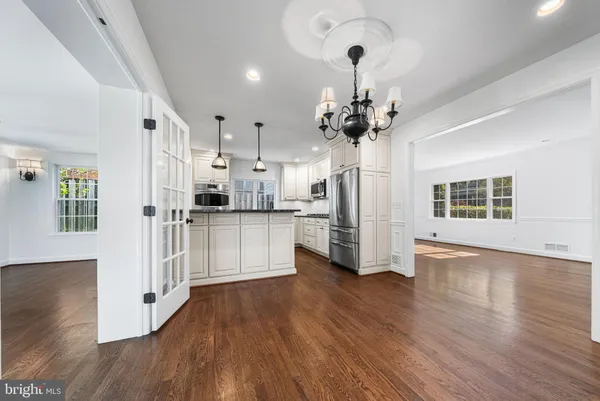 $4,800 | 2718 South June Street, Arlington, VA 22202