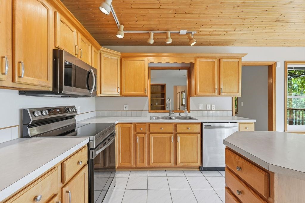 20607 North Market Road Colbert, WA 99005 - Photo 10 of 48