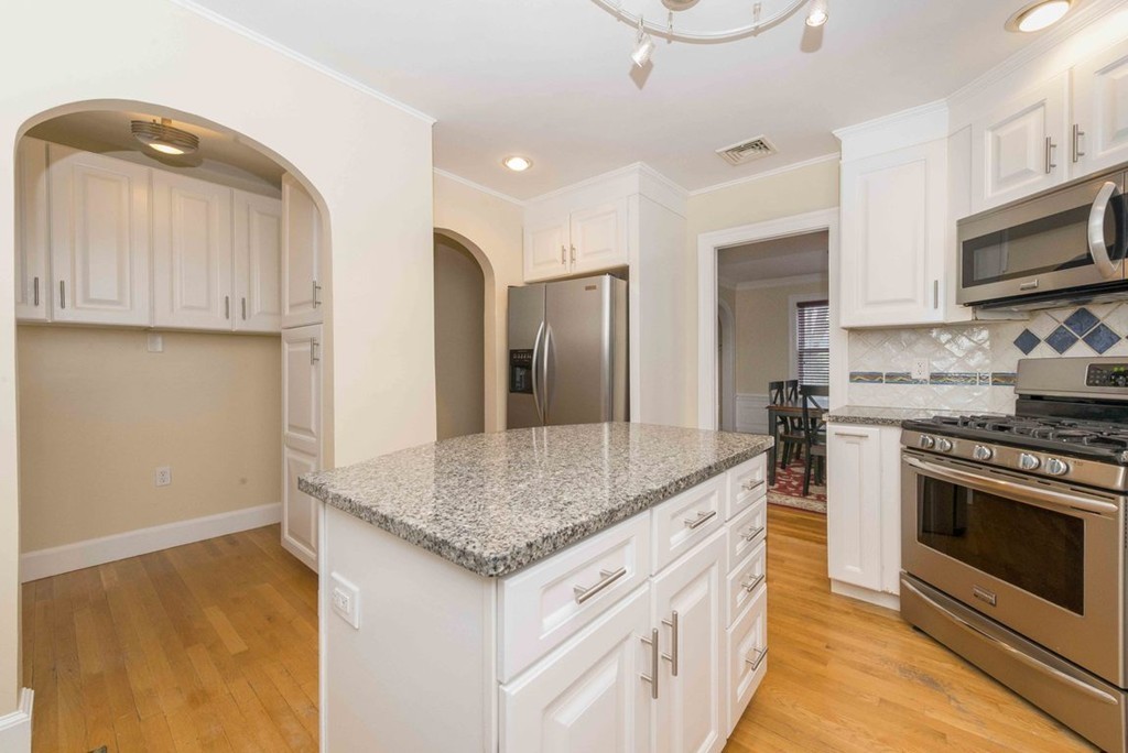 57 Clearwater Road Brookline, MA 02467 - Photo 8 of 22