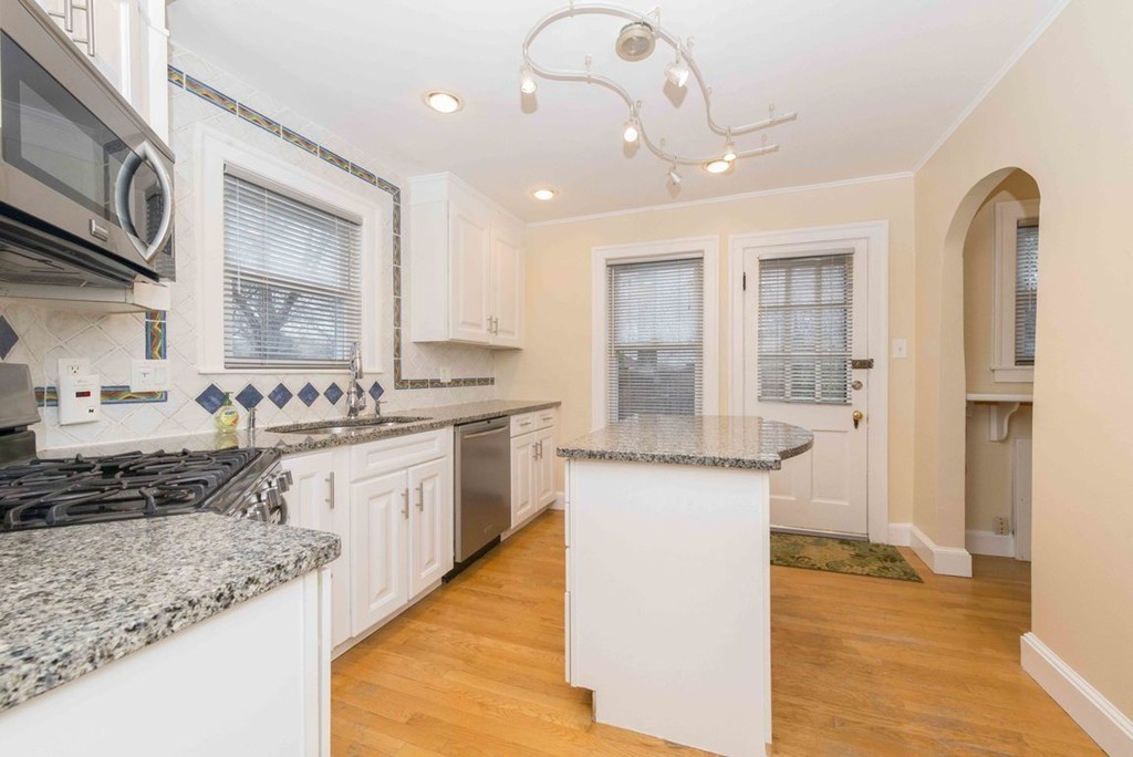 57 Clearwater Road Brookline, MA 02467 - Photo 10 of 22