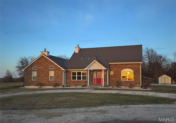 $435,000 | 21505 Highway 61, Bowling Green, MO 63334
