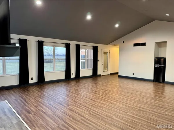 $435,000 | 21505 Highway 61, Bowling Green, MO 63334