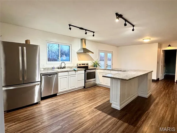 $435,000 | 21505 Highway 61, Bowling Green, MO 63334