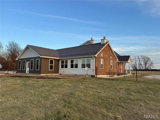 $465,000 | 21505 Highway 61, Bowling Green, MO 63334