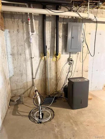 $435,000 | 21505 Highway 61, Bowling Green, MO 63334