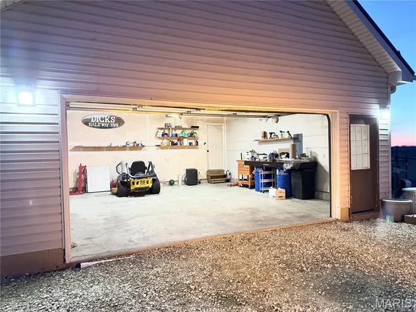 $435,000 | 21505 Highway 61, Bowling Green, MO 63334