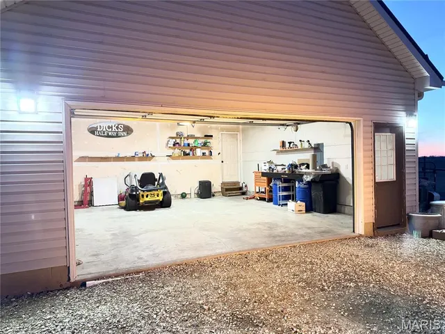 $465,000 | 21505 Highway 61, Bowling Green, MO 63334