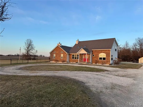 $435,000 | 21505 Highway 61, Bowling Green, MO 63334