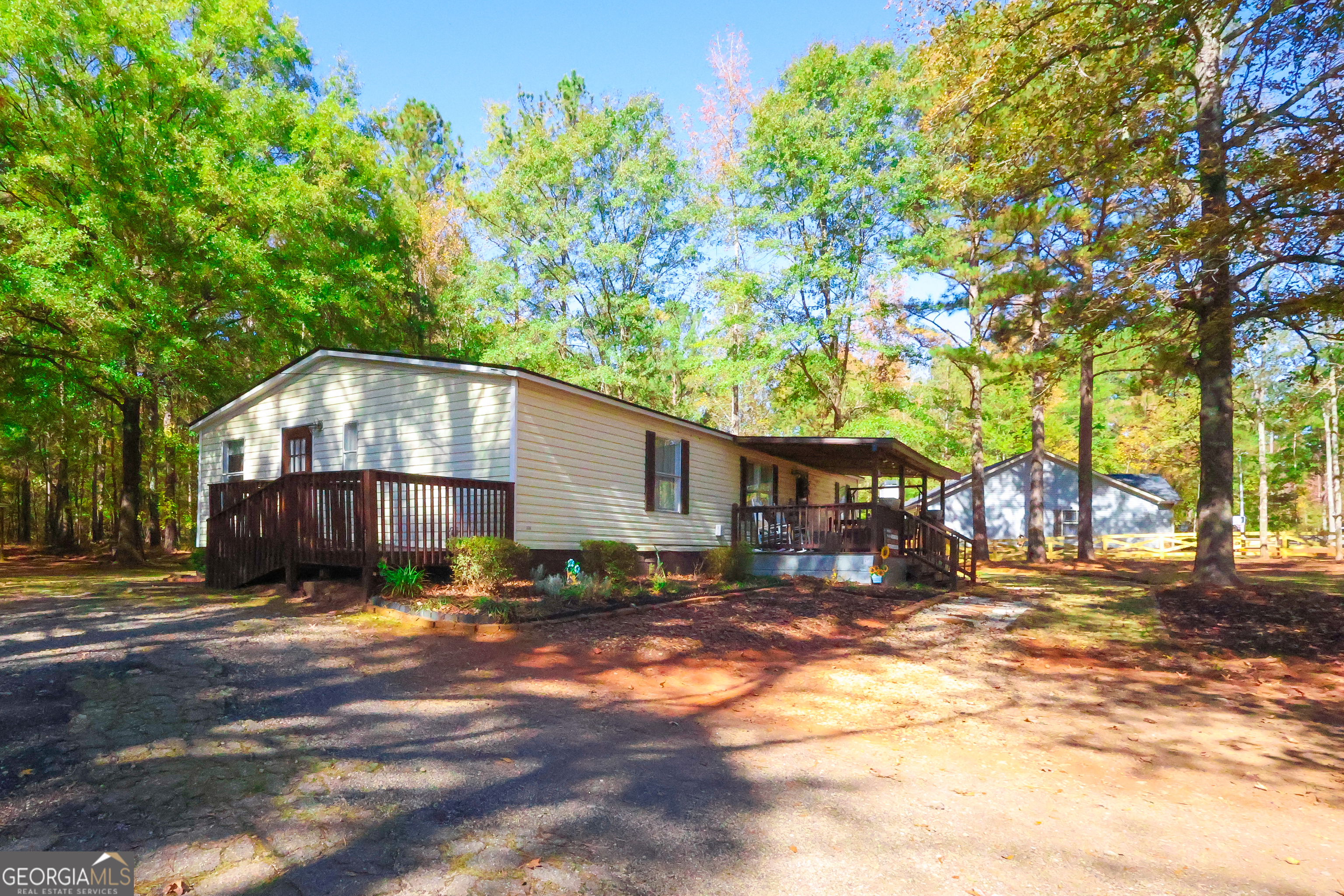 1424 Al Roberts Road Senoia, GA 30276 - Photo 38 of 43