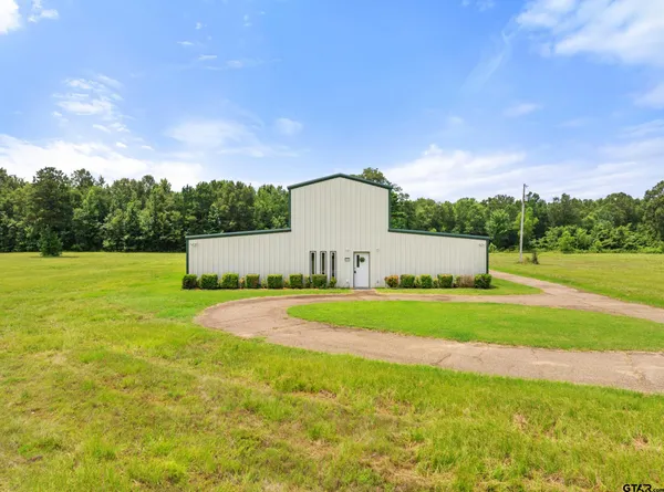$450,000 | 672 County Road 4960, Pittsburg, TX 75686