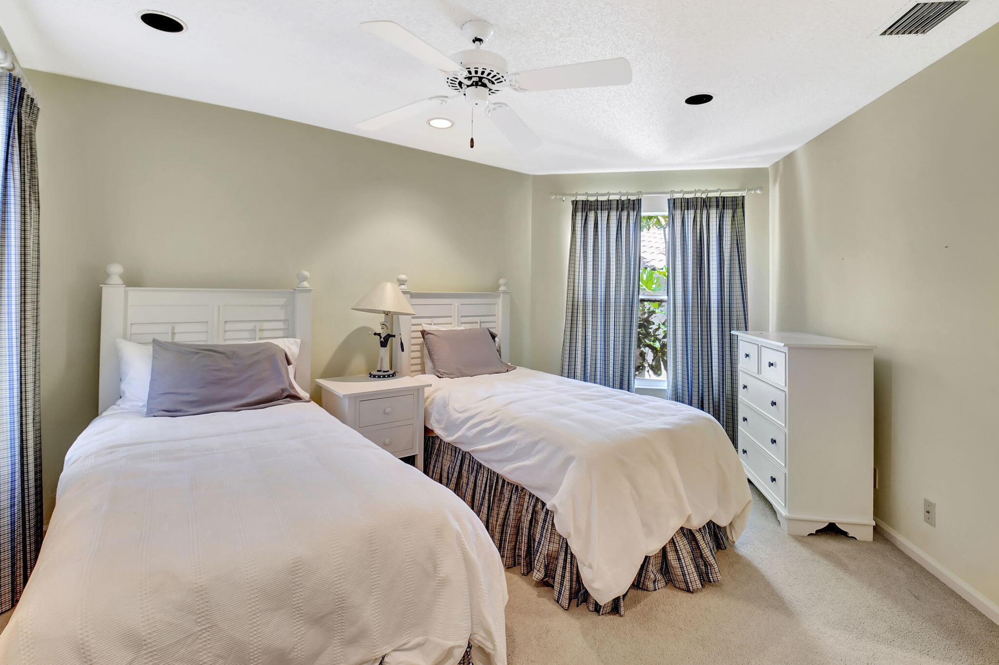 2462 Northwest 66th Drive Boca Raton, FL 33496 - Photo 32 of 49 32